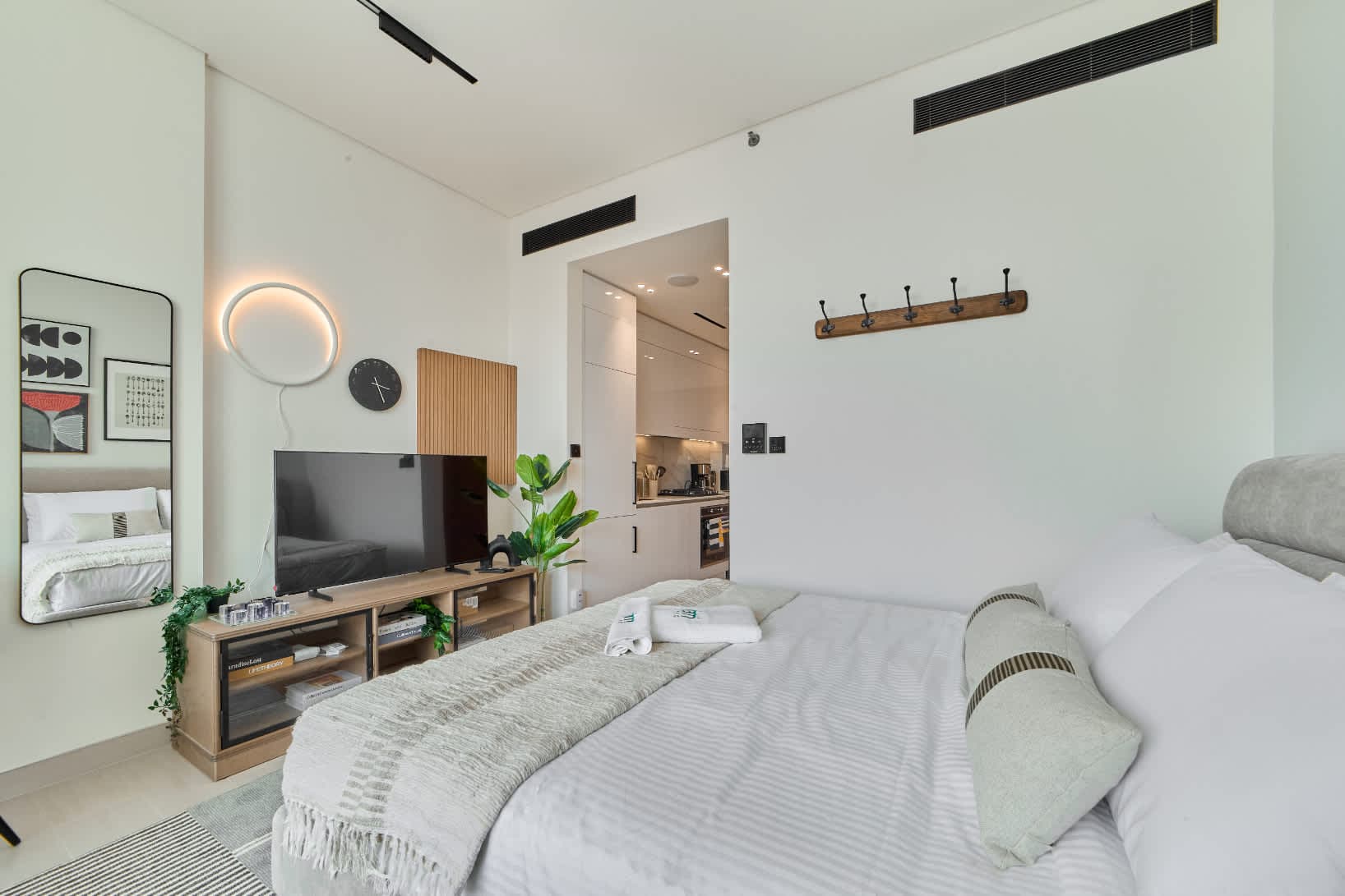 Modern Studio at Binghatti Azure In Heart of JVC, photo 4