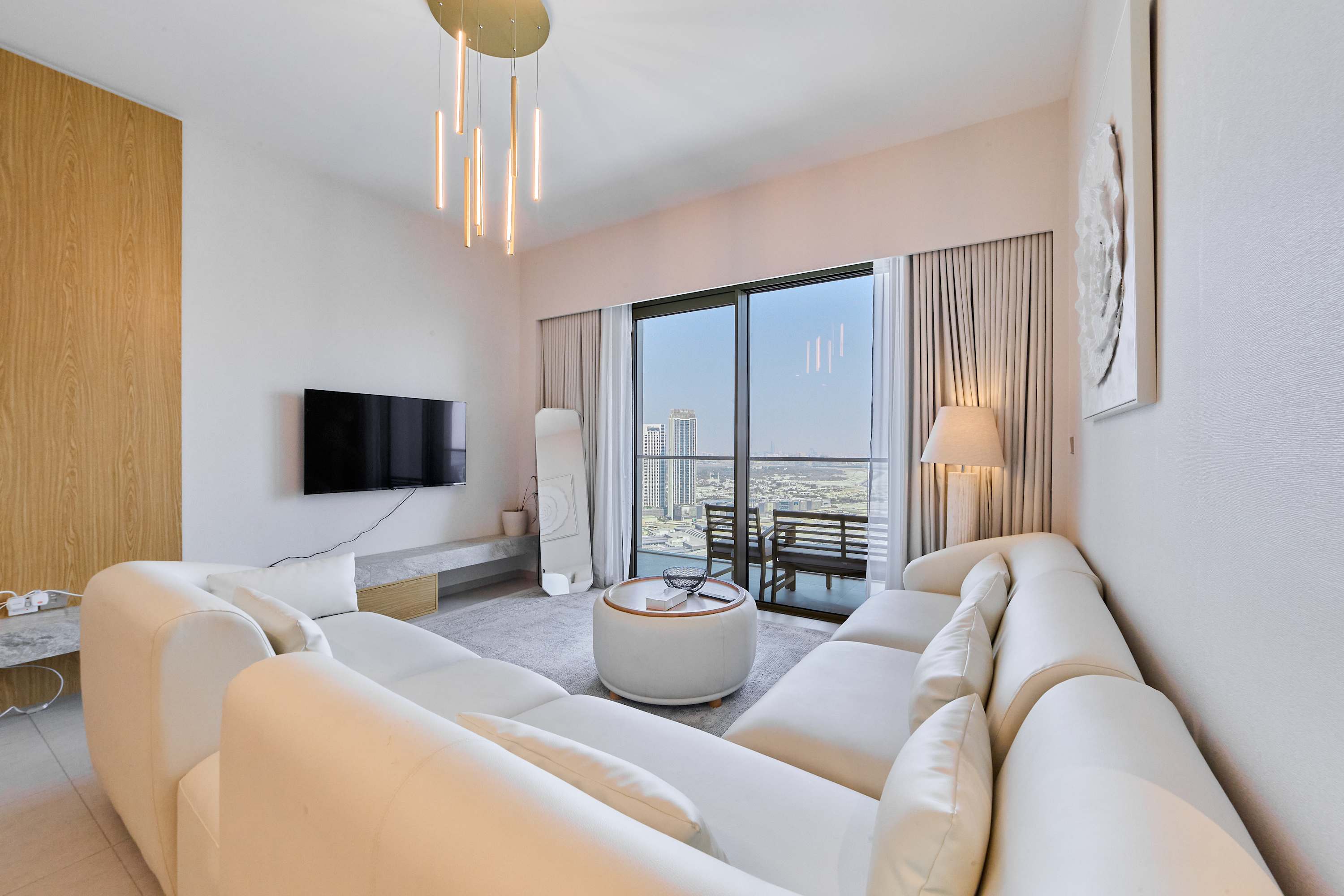 fäm Living Downtown 2BR Burj Khalifa and Fountain Views, photo 2