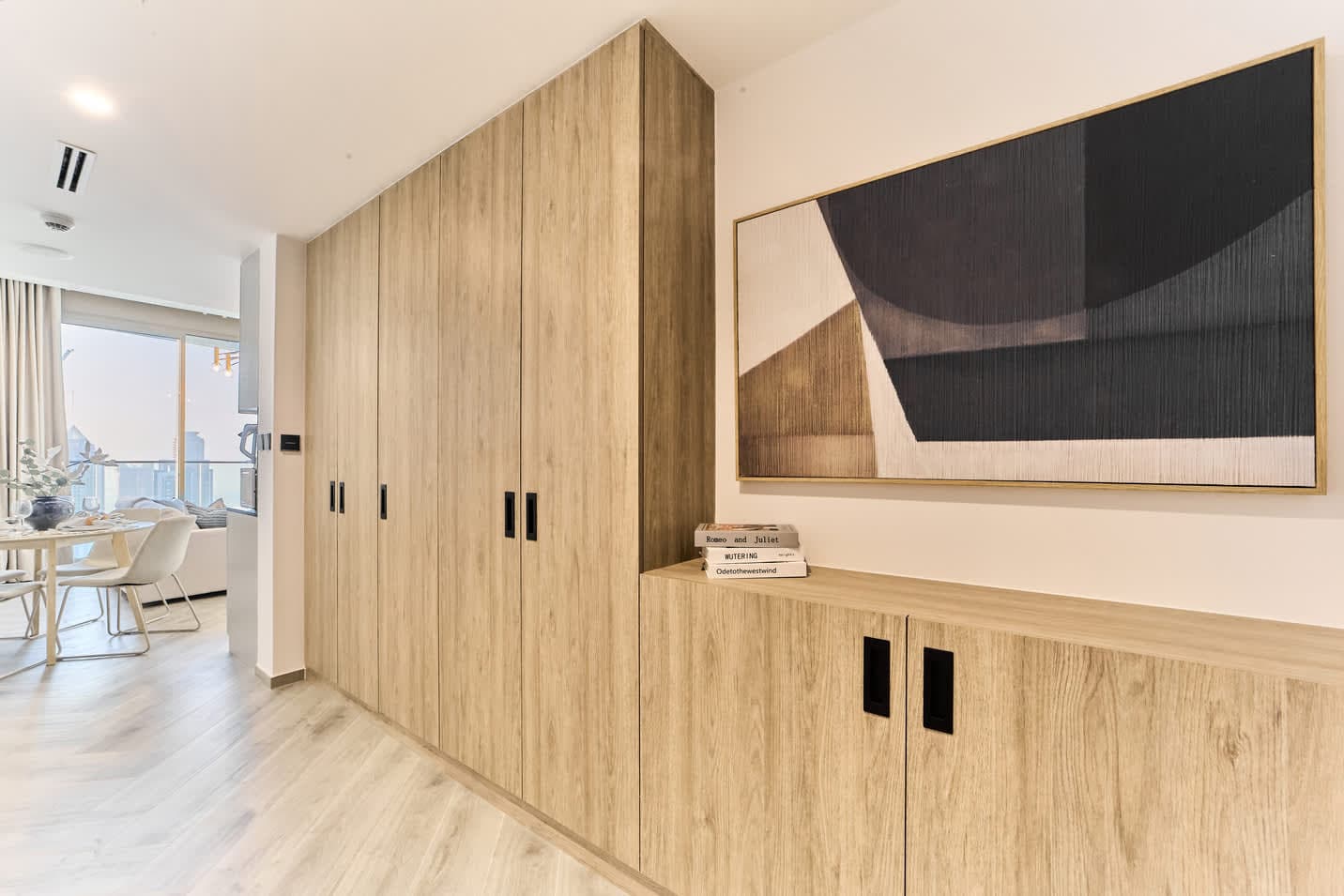High Floor 1BR Burj View Apartment by fäm Living, photo 5