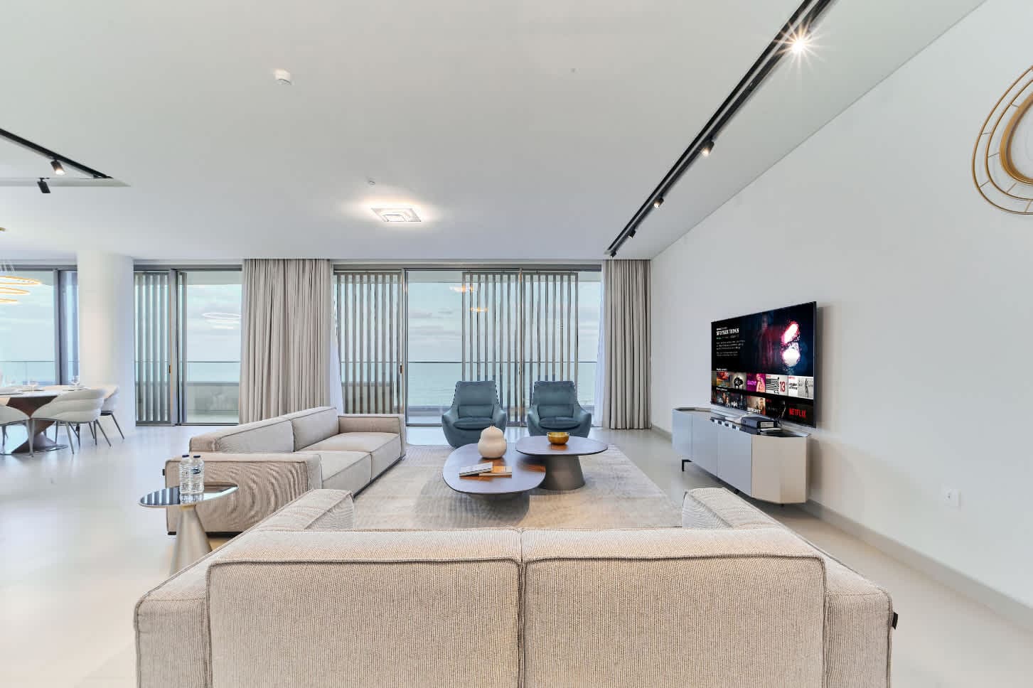 Beachfront Luxury Penthouse w/ Private Jacuzzi &, photo 5
