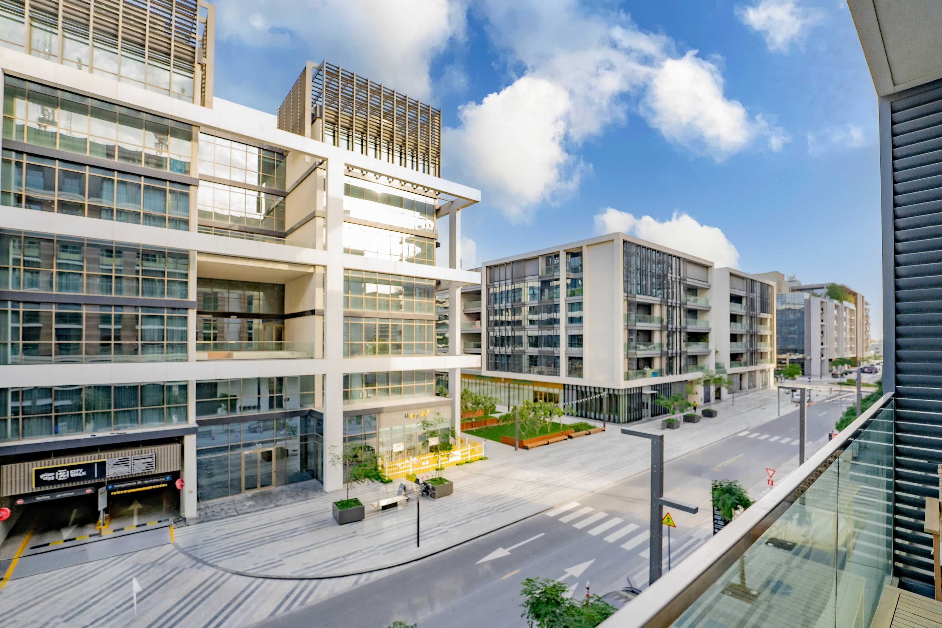 Modern 1BR Apartment in Central Park City Walk, photo 5