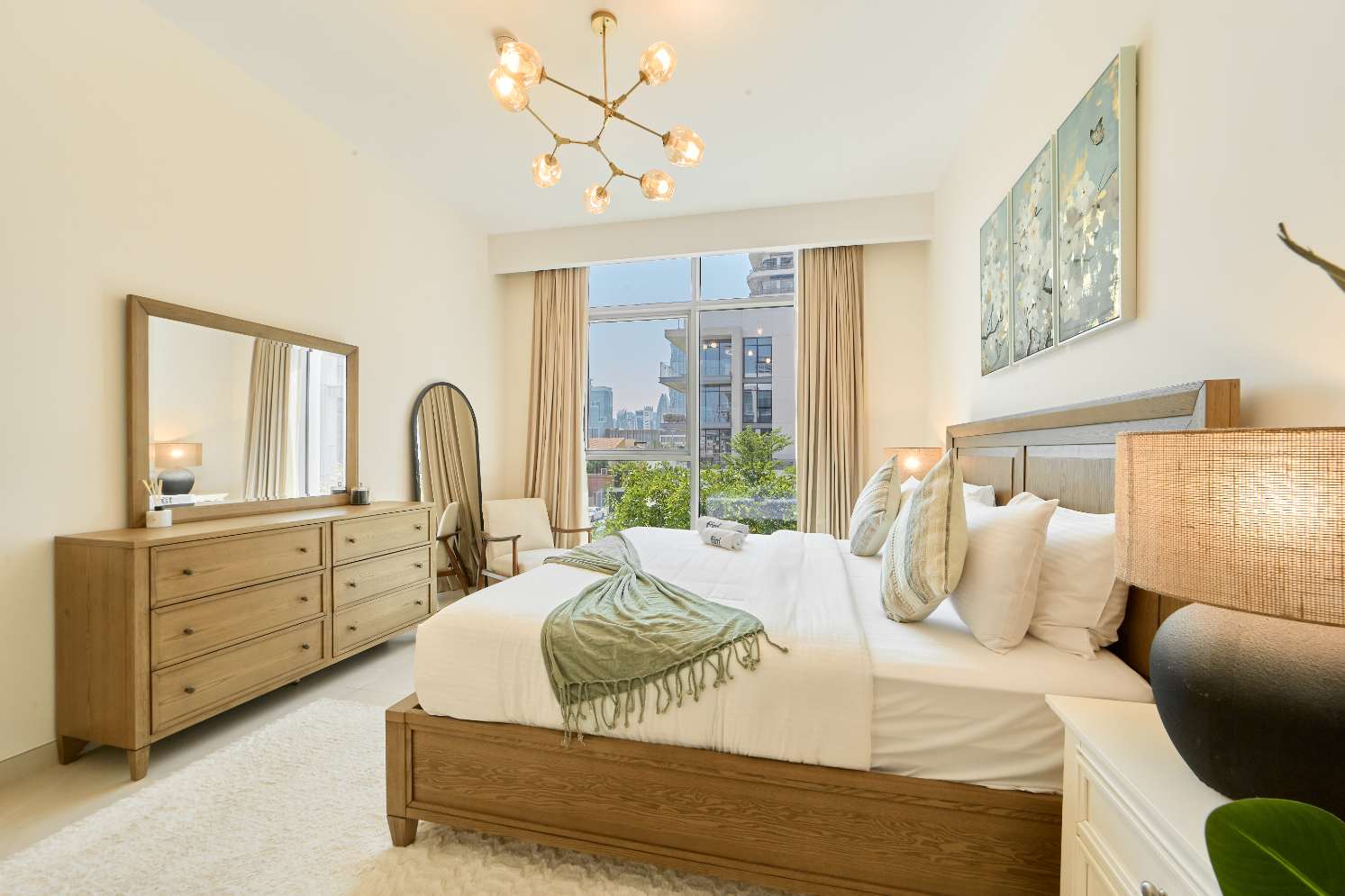 Elegant 2BR Maid Room Canal Front Skyline View, photo 3
