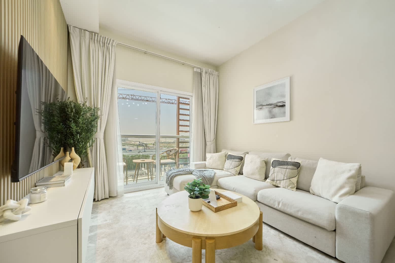 Modern 1BR Retreat in JVT at LA Residences, photo 4