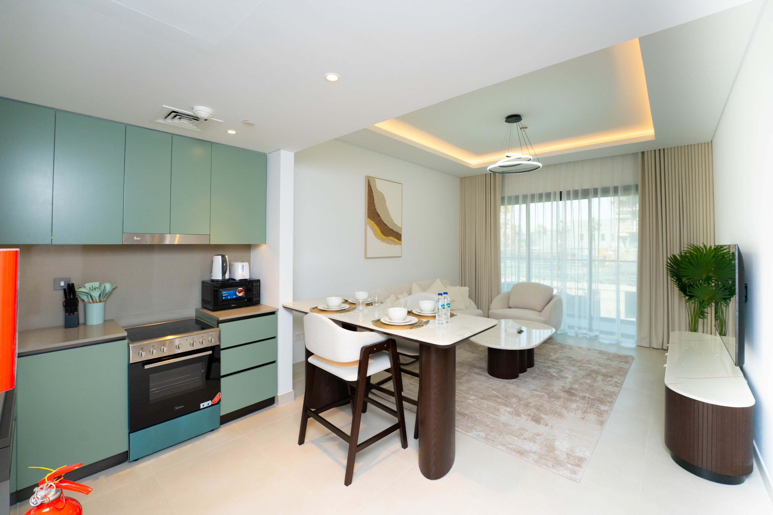 Elegant 1BR with Balcony in Viridian City Walk, photo 3