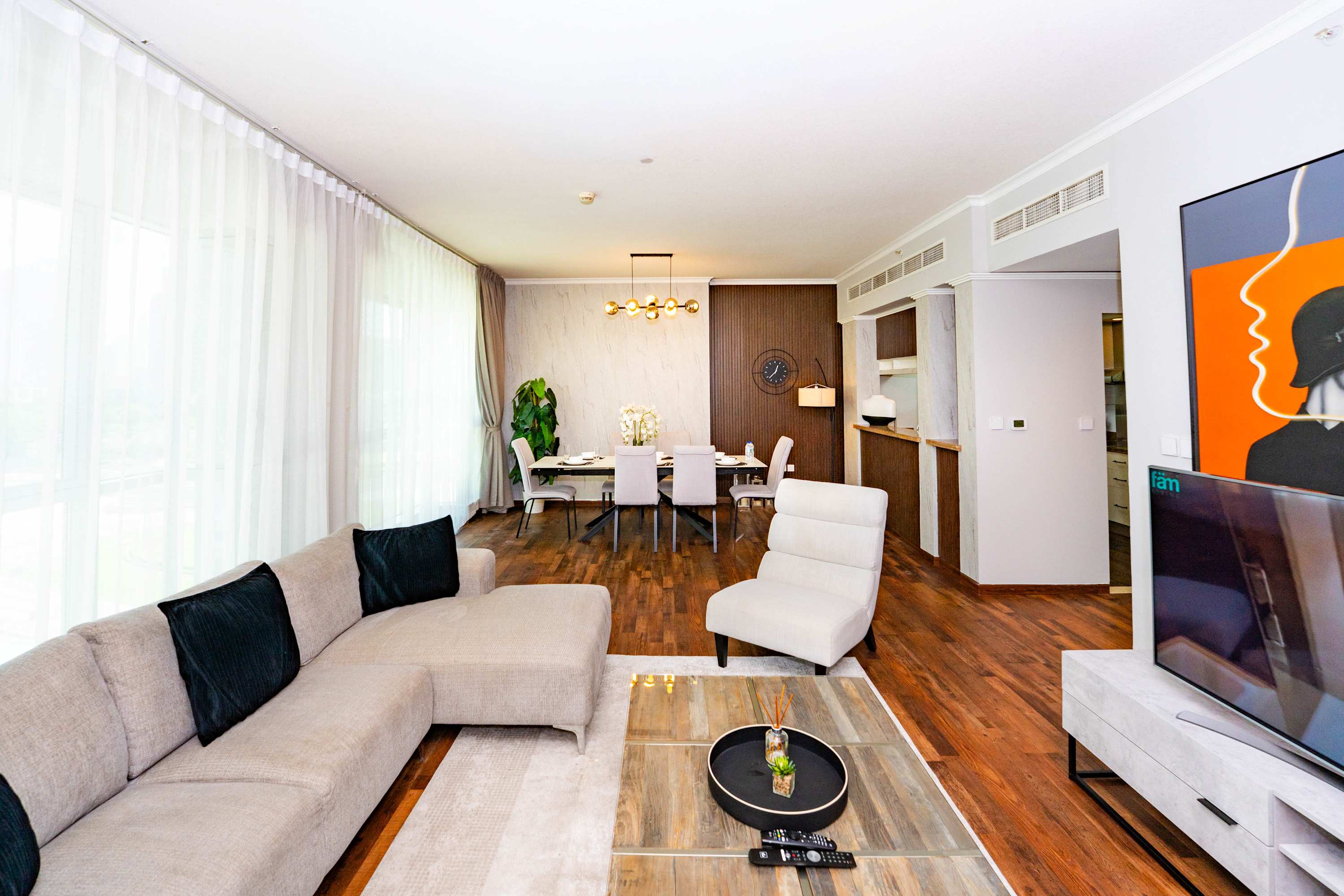 Stunning 2BR Facing Burj Khalifa Downtown, photo 4