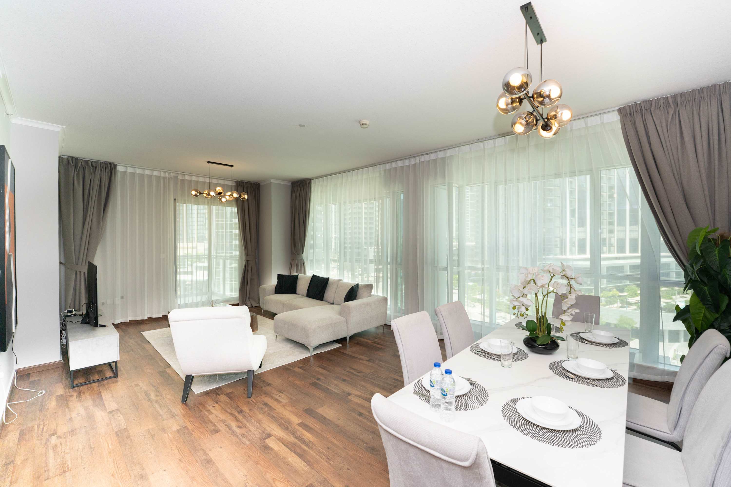 Stunning 2BR Facing Burj Khalifa Downtown, photo 5