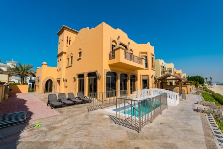 Palm Jumeirah - Frond A Villas